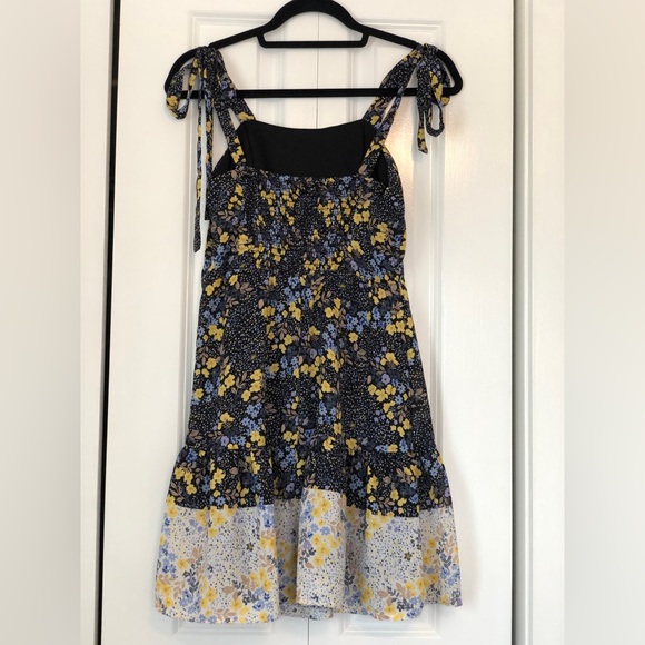 Jun and Ivy Floral Dress - Picture 7 of 11